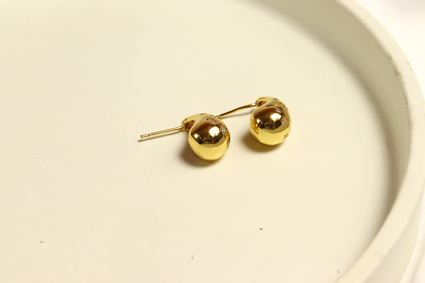 Bottega Studs